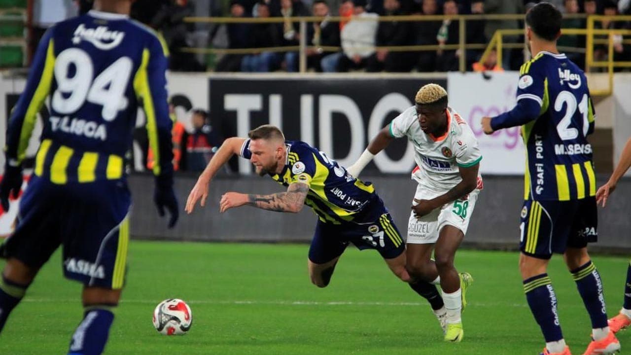 Fenerbahçe kritik deplasmandan 3 puanı kaptı