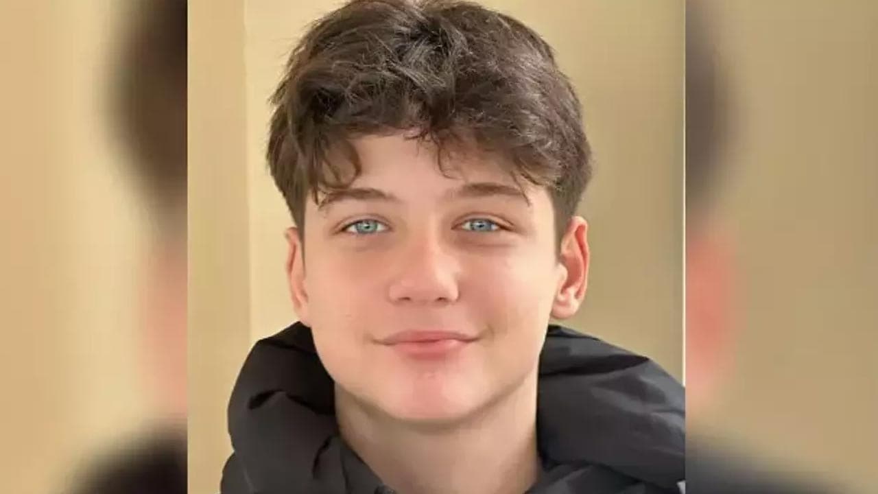 Bakan Yerlikaya, Atlas Çağlayan'ın ailesini ziyaret etti