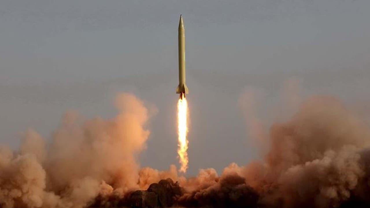 Son dakika: İsrail'e füze yağmuru başladı