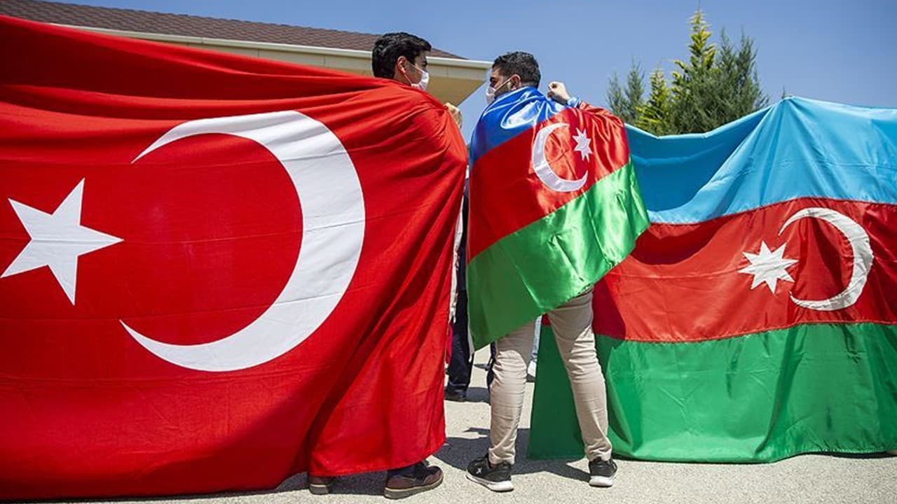 Azerbaycan'dan Türkiye'ye destek mesajı