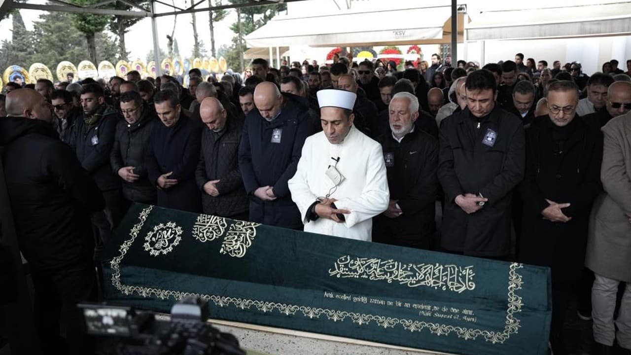 Erol Köse son yolculuğuna uğurlandı