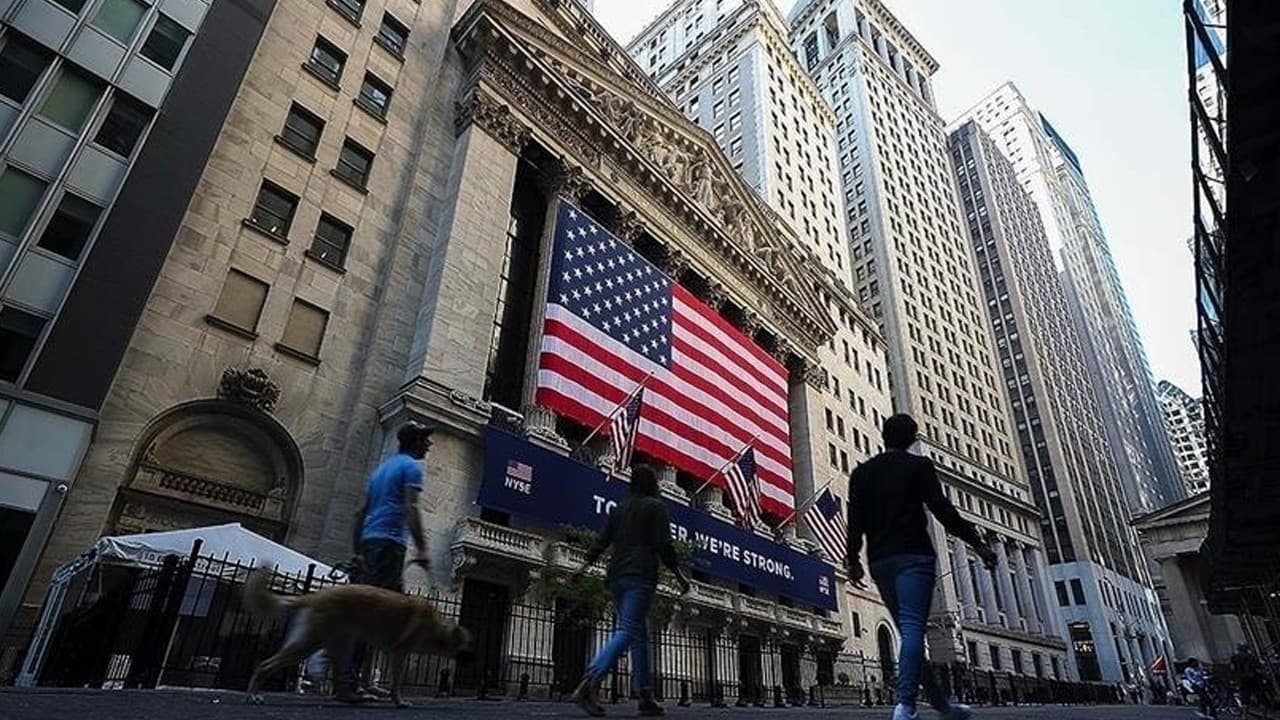 ABD’de imalat PMI yükseldi, hizmet sektörü 11 ayın dibinde