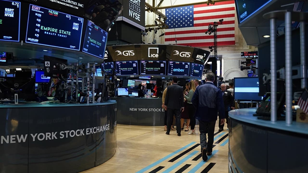 New York borsası karışık seyirle açıldı