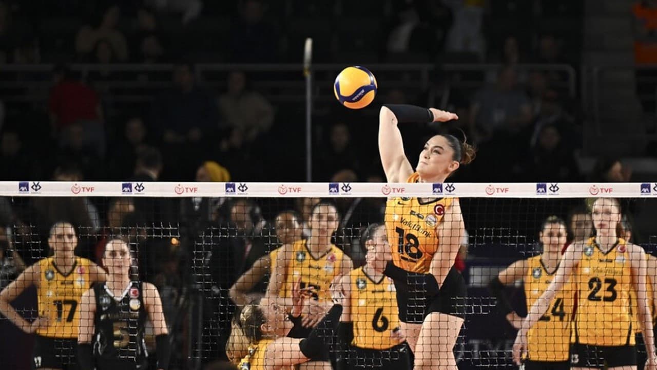 CEV Şampiyonlar Ligi’nde Türk finali: VakıfBank şampiyon