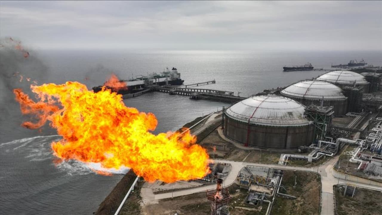 Hürmüz Boğazı krizi sürerken petrol fiyatları yatay seyrediyor