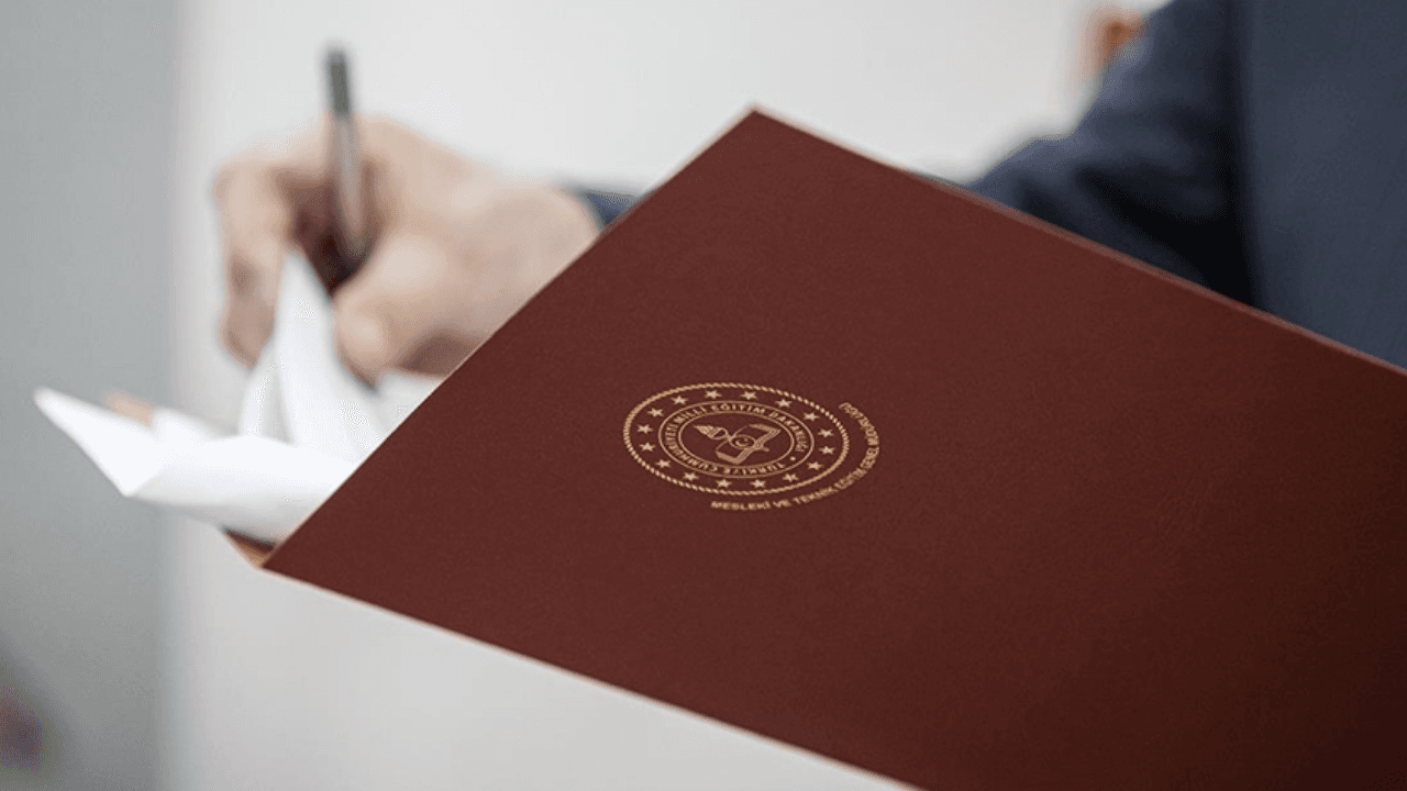 AÖL kayıt yenileme tarihleri ve ücreti hakkında bilgiler