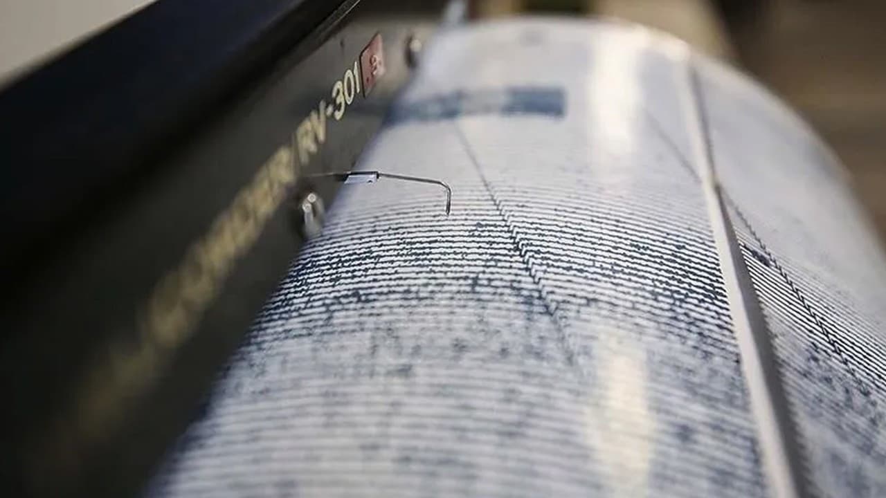 Ege Denizi'nde 4 büyüklüğünde deprem meydana geldi