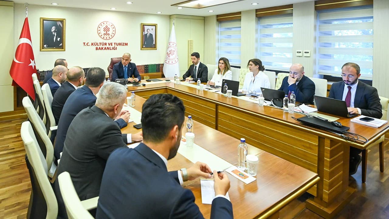Bakan Ersoy: Trabzon'un turizm potansiyelini artıracağız