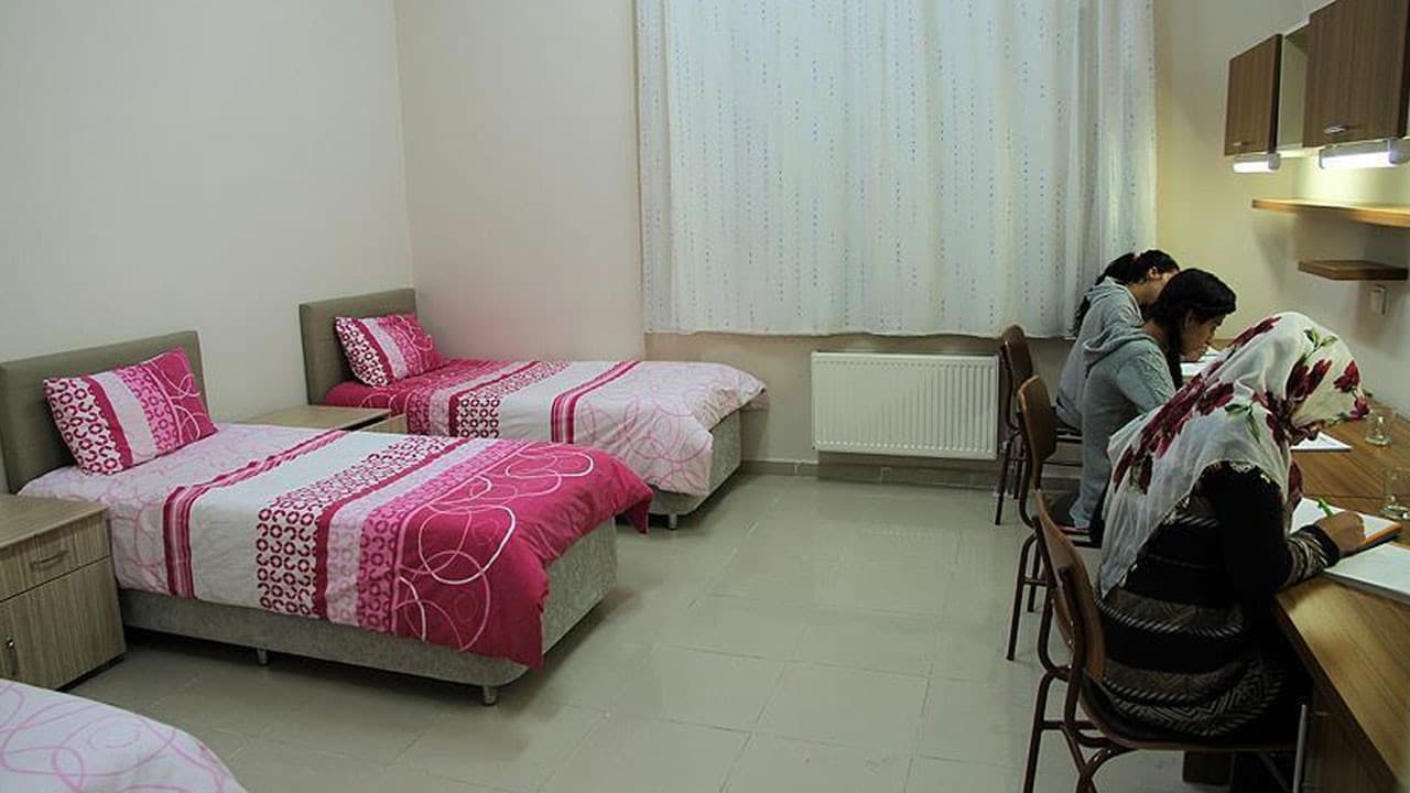 Öğrenciler için yurt fiyatları yükseldi