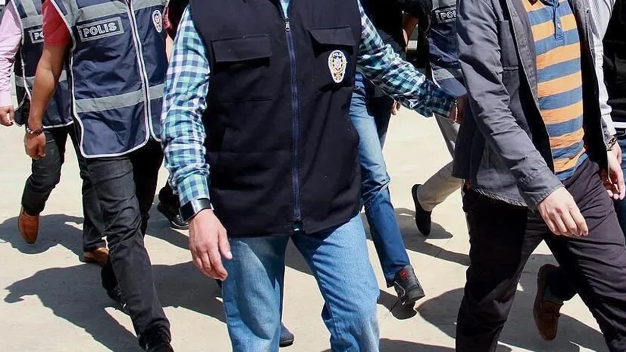 İstanbul'da fon soruşturmasında 14 kişi tutuklandı