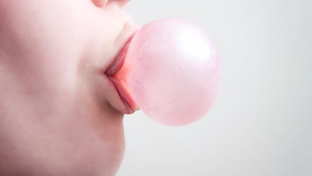 Sakız çiğnemenin beyin üzerinde gizemli bir etkisi var! Bakım bilim neler söylüyor