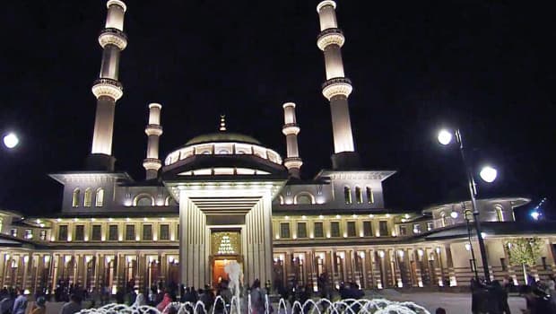 Külliye’den Miraç özel yayını... bugün Miraç Kandili