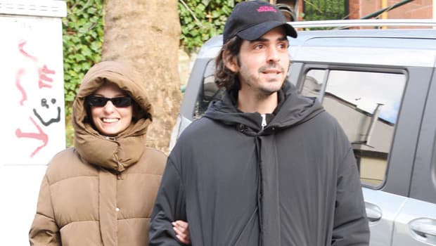 Karnın açsa ne aşkı!