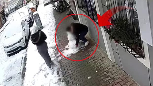 Küçükçekmece'de çocukların yaptığı kardan adamı götürdü