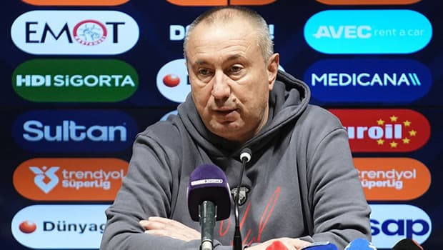 Stanimir Stoilov'dan Fenerbahçe maçı yorumu: 'Cezalı duruma düşmeleri üzücü!'