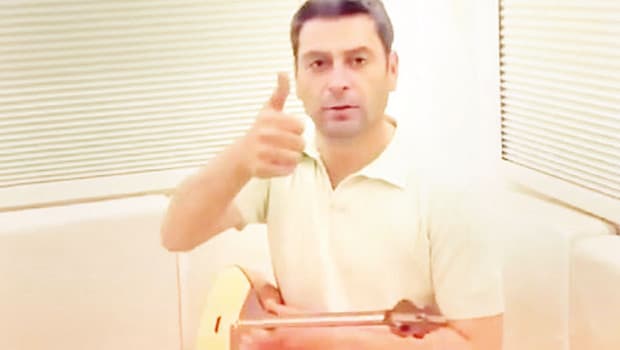 Ozan Akbaba dombra çaldı