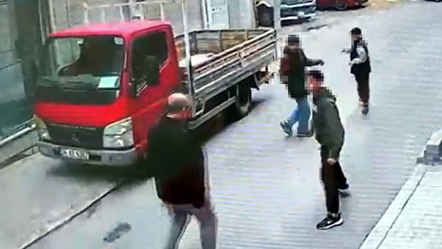 Annesinin cenazesinden dönerken çocuklar tarafından darbedildi: Şu an çift görüyorum