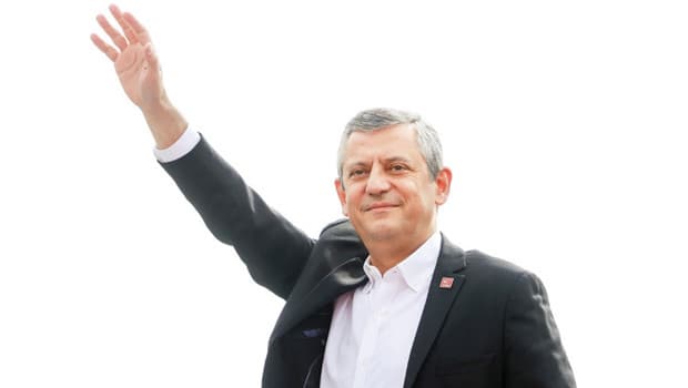 Özel’den Gençlere vaatler: yasaksız Türkiye vizesiz Avrupa