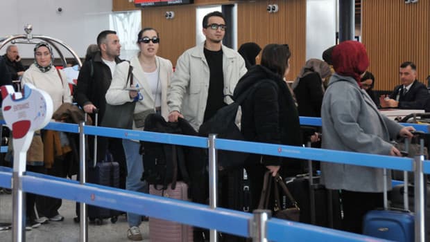 İstanbul'daki iki havalimanında bayram yoğunluğu: 2 bin 281 uçuş gerçekleşecek