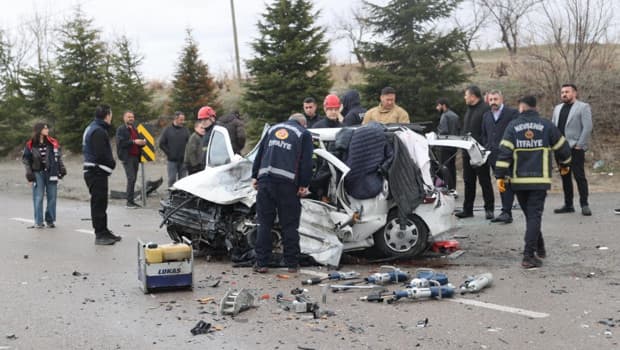 Nevşehir'de üç araç birbirine girdi: 2 ölü, 7 yaralı