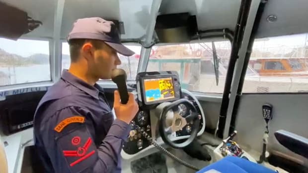 İçişleri Bakanı Çiftçi, güvenlik güçlerinin bayramını telsizden kutladı