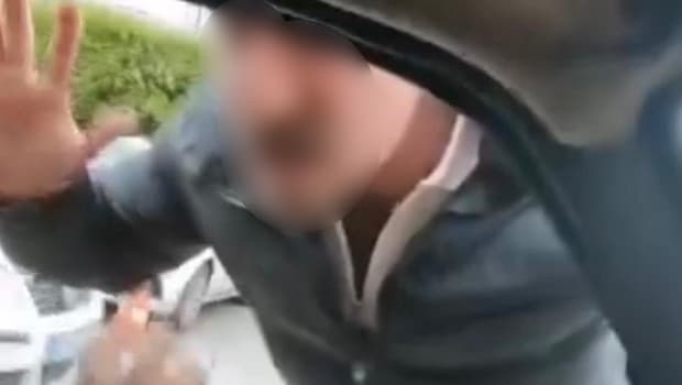 Sürücüye ailesinin yanında saldırı anı saniye saniye kamerada