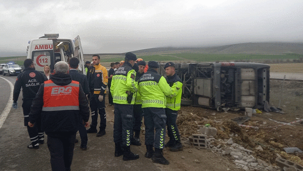 Aksaray'da korkunç kaza! Tur otobüsü şarampole devrildi: Çok sayıda yaralı var