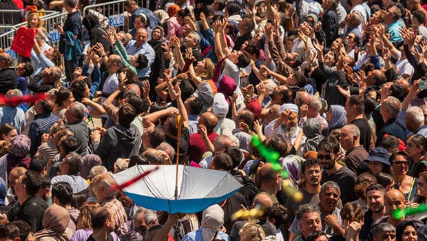 Dünyadaki ender etkinliklerden biri | Binlerce vatandaş toplandı, tam 10 ton dağıtıldı