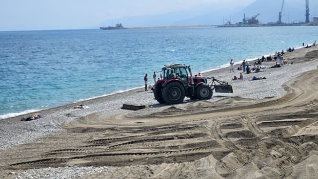 Konyaaltı Sahili'nde tepki çeken görüntü