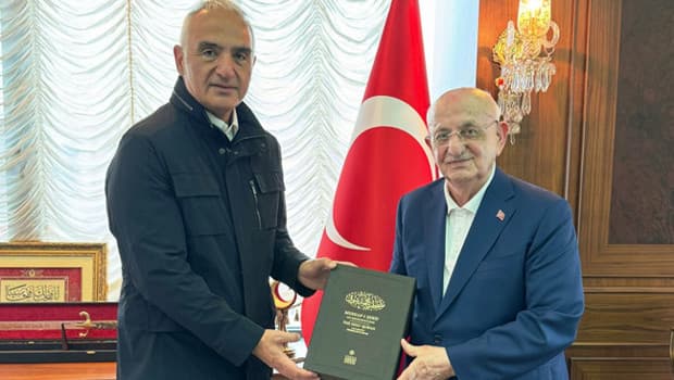 Kültür ve Turizm Bakanı Ersoy, İsmail Kahraman ile kültürel mirası görüştü