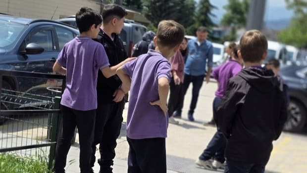 İnegöl'de indirimli çiğ köfte yiyen 28 öğrenci hastaneye kaldırıldı