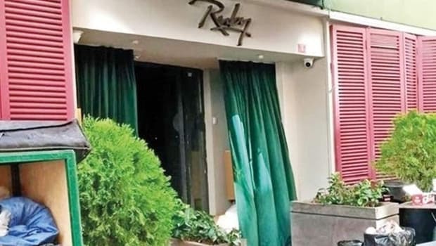 Ünlü mekânda uygunsuz kıyafetle rahatsızlık verildi