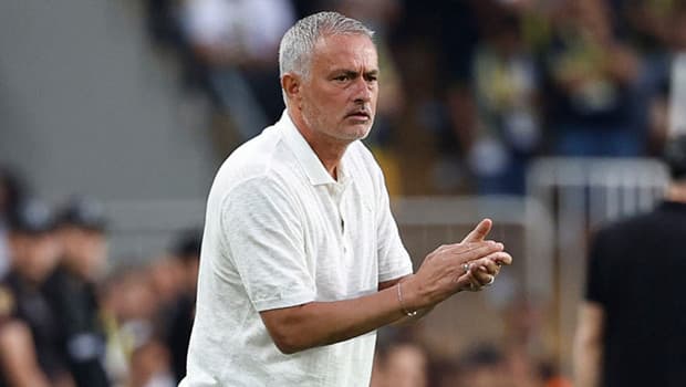 Jose Mourinho, Real Madrid ile sözleşmeyi imzaladı.