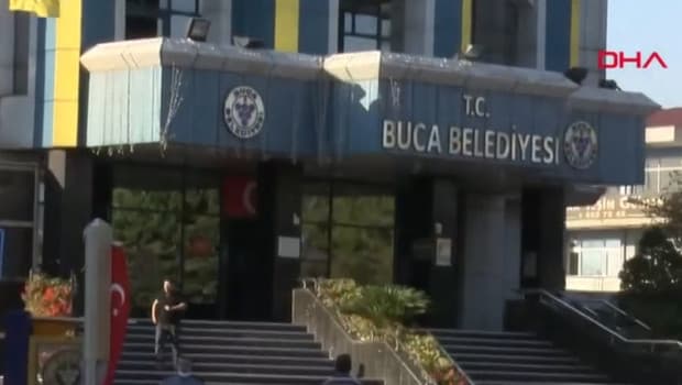 Buca Belediyesi'ne operasyon düzenlendi, başkan gözaltında