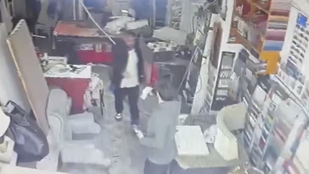 Lokanta çalışanına borç yüzünden silahlı tehdit