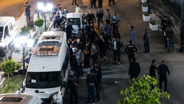 Kına gecesinde gelin ve damat tarafı arasında kavga: 8 kişi yaralandı