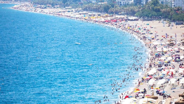 Antalya'da İzmaritsiz Plaj Uygulaması Başlıyor