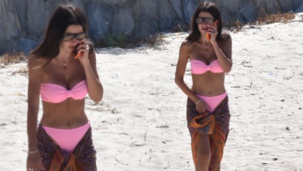 Nesrin Cavadzade Bodrum'da güneşlenirken görüntülendi