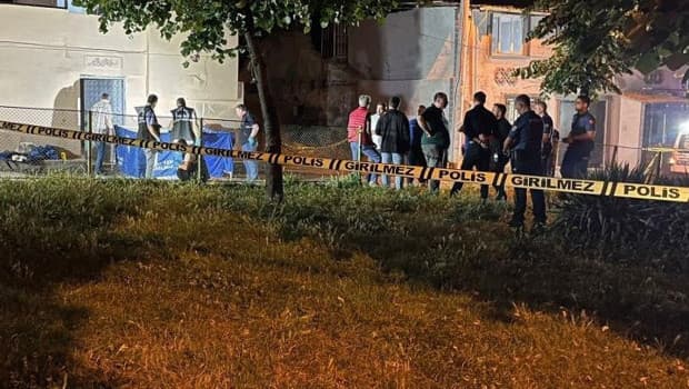 Bursa'da marketten dönen çift silahlı saldırıya uğradı