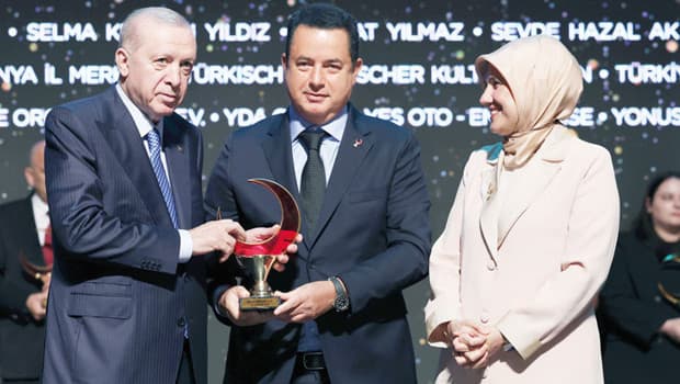 Yılın Kızılay İyilik Elçisi belirlendi