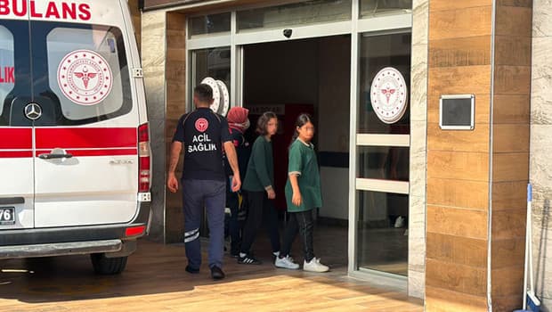 Trabzon'da 12 öğrenci zehirlenme şüphesiyle hastaneye kaldırıldı