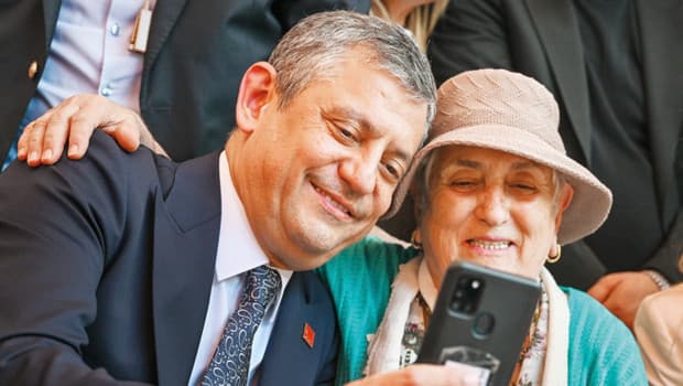 Özel, yeni parti için Z planının hazır olduğunu açıkladı