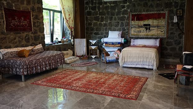 Trabzon'daki köy evi, 1970'ler nostaljisini ziyaretçilere sunuyor