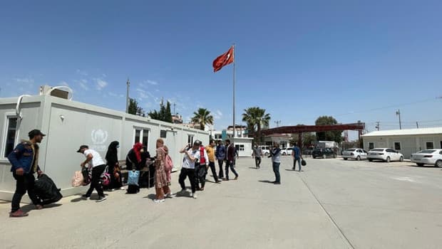 Türkiye'de yasal kalış hakkı olan yabancı sayısı 3 milyon 632 bin