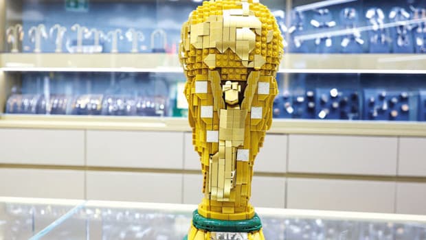 Dubai'de Dünyanın En Pahalı Lego Kupası Tanıtıldı