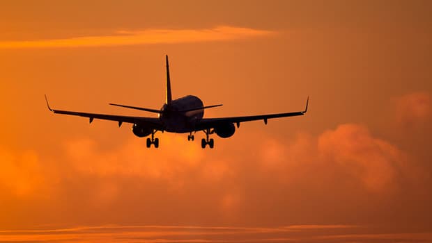 Yolcular, pilotu koltuğa bağlayarak krizi önledi