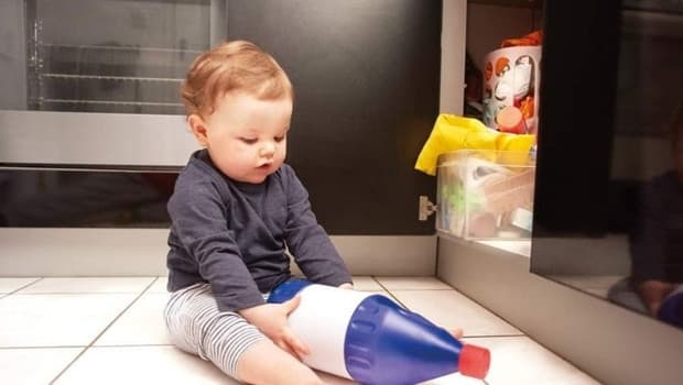 Renkli deterjan ambalajları çocuklar için tehlike oluşturuyor