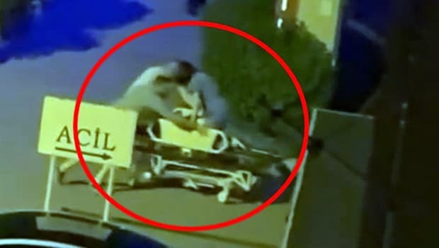 Bursa'da otomobil çarpan yaralının kalbi sedyede yeniden çalıştırıldı