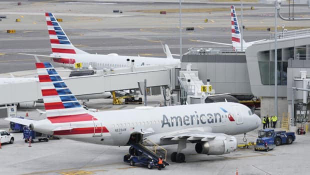 American Airlines uçuşlarına teknik arıza nedeniyle ara verdi