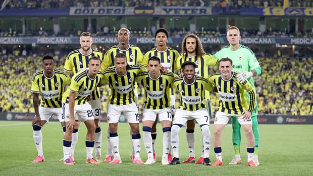 Fenerbahçe UEFA kadrosunu güncelledi